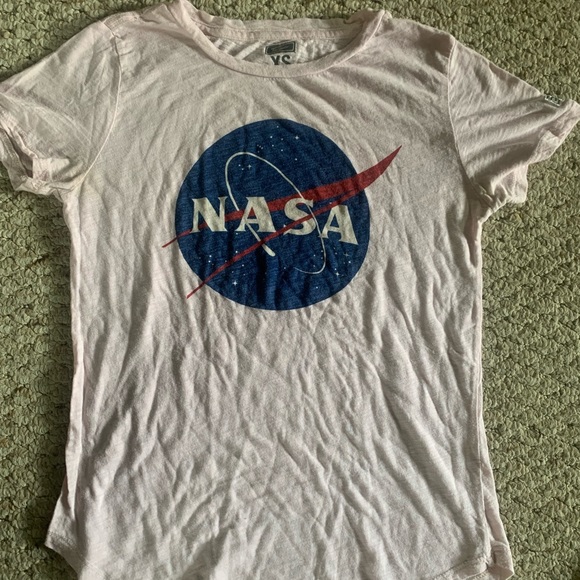 BUNDLE: Graphic Tees - Picture 2 of 11